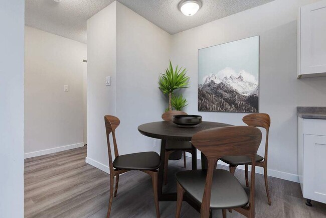 Lady Smith Apartments in Saskatoon, SK - Building Photo - Building Photo