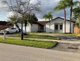 14101 SW 112th St in Miami, FL - Building Photo