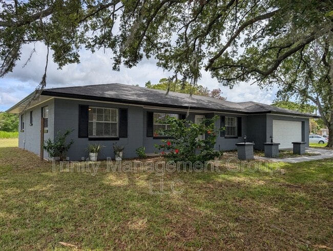 property at 1101 Lodge Cir