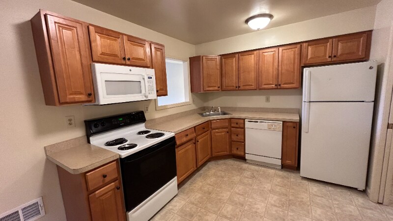 3736 Carman Rd in Schenectady, NY - Building Photo