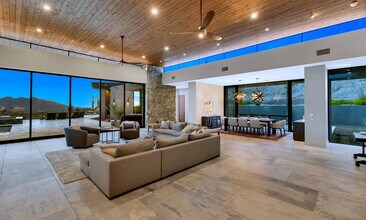 39897 N Father Kino Trail in Carefree, AZ - Foto de edificio - Building Photo