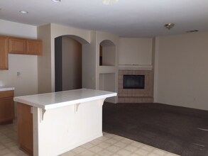 14560 Chippendale Cir in Adelanto, CA - Building Photo - Building Photo