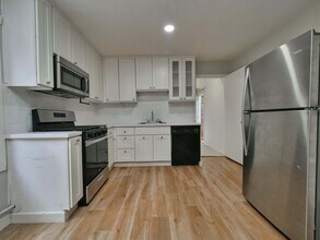 2216 Russell St in Berkeley, CA - Building Photo - Building Photo