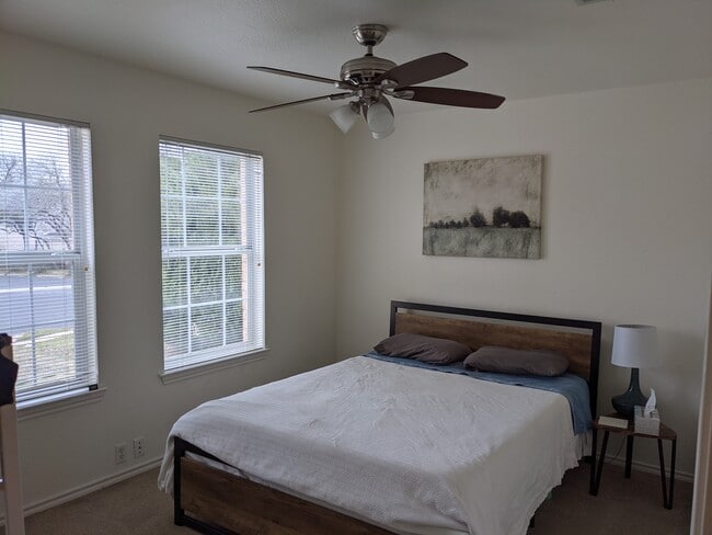 2201 Kaiser Dr in Austin, TX - Building Photo - Building Photo