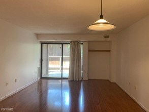 2320 Wisconsin Ave NW-Unit -UNIT 108 in Washington, DC - Building Photo - Building Photo