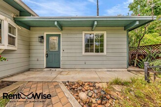 2170 Clayton Dr in Menlo Park, CA - Building Photo - Building Photo
