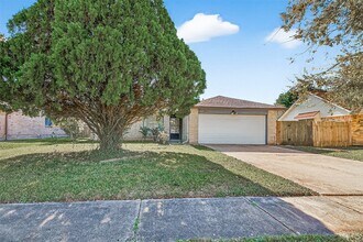 2803 Fir Crest Ct in Stafford, TX - Building Photo - Building Photo