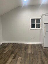 19550 Hamlin St, Unit Guest in Reseda, CA - Building Photo - Building Photo