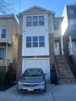 262 2nd Ave W in Newark, NJ - Building Photo