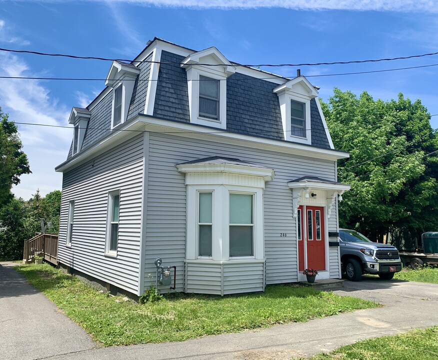 246 Elm St in Bangor, ME - Building Photo