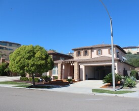 1811 Plaza Palo Alto in Chula Vista, CA - Foto de edificio - Building Photo