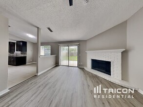 589 Robert Livingston St in Orange Park, FL - Building Photo - Building Photo