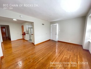 801 Chain of Rocks Dr in St. Louis, MO - Building Photo - Building Photo