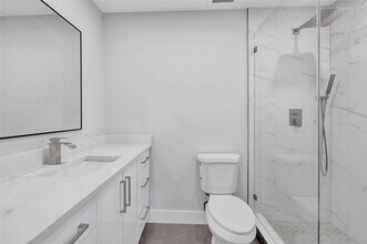 4840 NE 5th Ave in Fort Lauderdale, FL - Building Photo - Building Photo