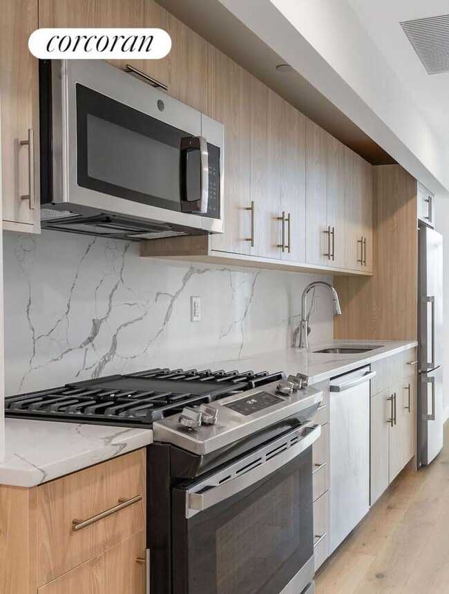 1516 Park Ave in New York, NY - Building Photo - Building Photo