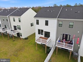 369 Soft Rush Ln in La Plata, MD - Building Photo