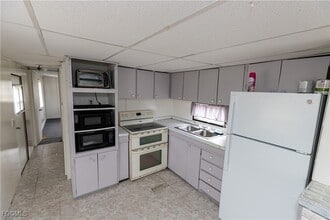17861 Palm Creek Dr in North Fort Myers, FL - Building Photo - Building Photo