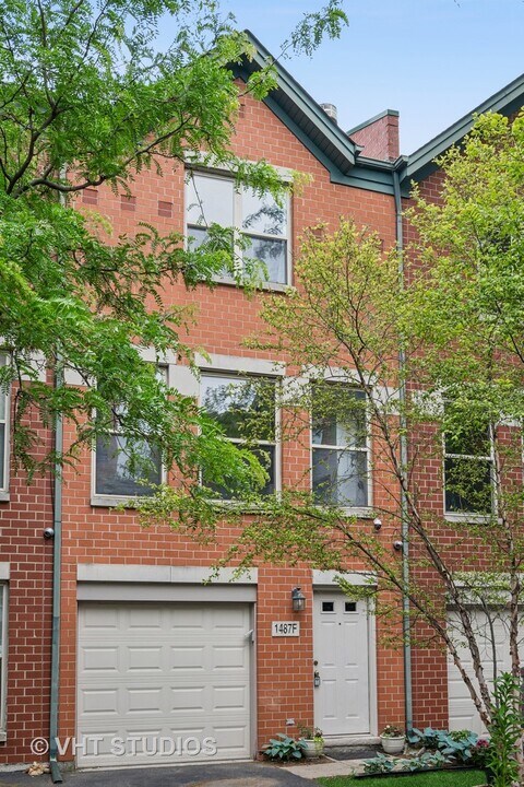 1487 N Clybourn Ave in Chicago, IL - Building Photo