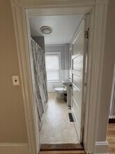 204 Bridge St, Unit 2 in Beverly, MA - Building Photo - Building Photo