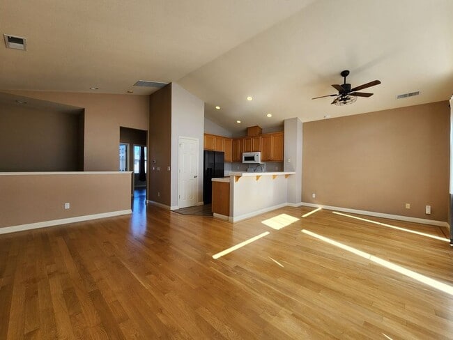 2983 Bay Village Ave in Santa Rosa, CA - Building Photo - Building Photo