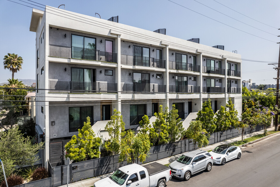 1002 N Hudson Ave in Los Angeles, CA - Building Photo