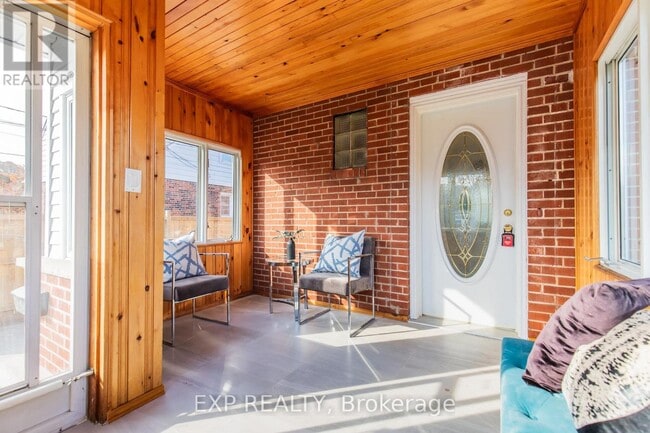 46 Upper Walker Ave in Hamilton, ON - Building Photo - Building Photo