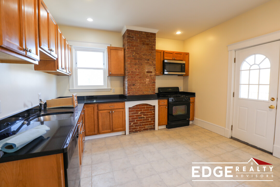 74 Aldie St, Unit 2 in Boston, MA - Building Photo