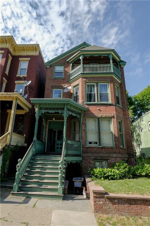 60 Bay View Terrace in Newburgh, NY - Foto de edificio