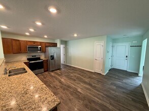 12613 Watts Dr in Fort Wayne, IN - Foto de edificio - Building Photo