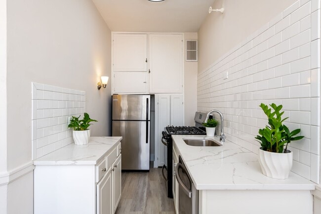 The Parkway in St. Louis, MO - Building Photo - Building Photo