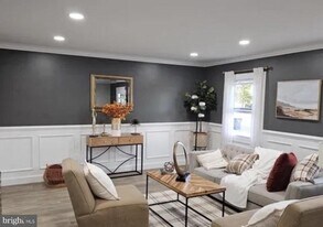 89 Hampshire Ln in Willingboro, NJ - Building Photo