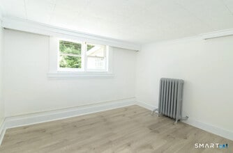 30 Grove St in Branford, CT - Building Photo - Building Photo