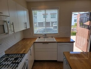 5334 Cedar Ave, Unit 5328 in Long Beach, CA - Foto de edificio - Building Photo