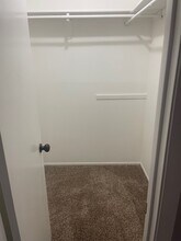 11136 El Sendero St, Unit #4 in San Antonio, TX - Foto de edificio - Building Photo