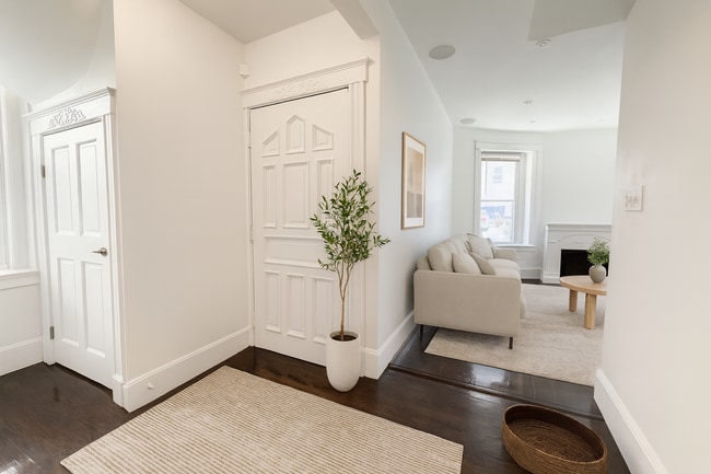 38 Cameron St in Brookline, MA - Building Photo - Building Photo