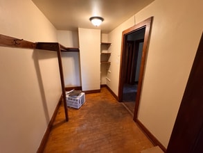 916 Milwaukee Ave in South Milwaukee, WI - Building Photo - Building Photo