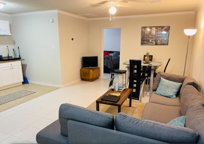 4415 Belle Hollow Dr in Houston, TX - Building Photo