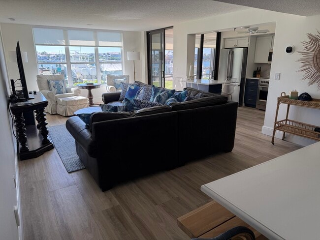 1748 Jupiter Cove Dr