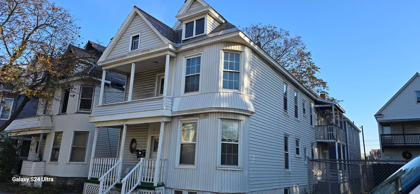 633 Hamilton St, Unit 1 in Schenectady, NY - Foto de edificio