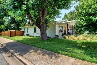 1701 Brentwood St in Austin, TX - Building Photo - Building Photo