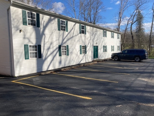 592 Co Rd 59, Unit C in Chesapeake, OH - Foto de edificio - Building Photo