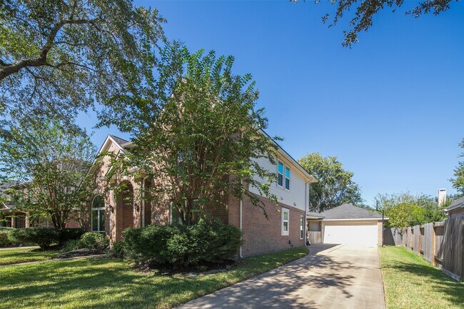 22430 Water Edge Ln in Katy, TX - Building Photo - Building Photo