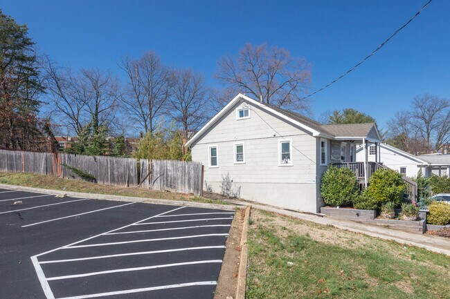 Le Glebe in Alexandria, VA - Foto de edificio - Building Photo