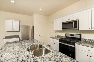 5227 Dawn Break in Saint Hedwig, TX - Building Photo - Building Photo