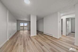 4650 Reka Dr in Anchorage, AK - Foto de edificio - Building Photo