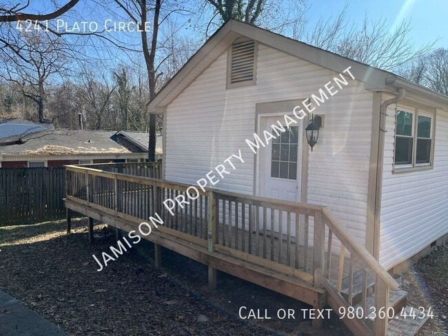 4241 Plato Cir in Charlotte, NC - Building Photo - Building Photo