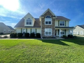 6617 Valley Falls Rd in Hope Mills, NC - Building Photo