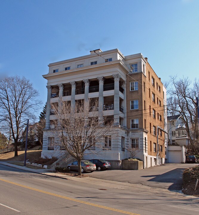 635 Far Hills Ave in Dayton, OH - Building Photo