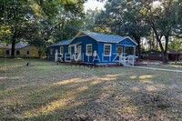 2409 Juanita St in Mobile, AL - Foto de edificio - Building Photo