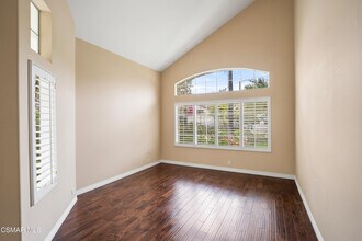 751 Trousdale St in Oak Park, CA - Building Photo - Building Photo